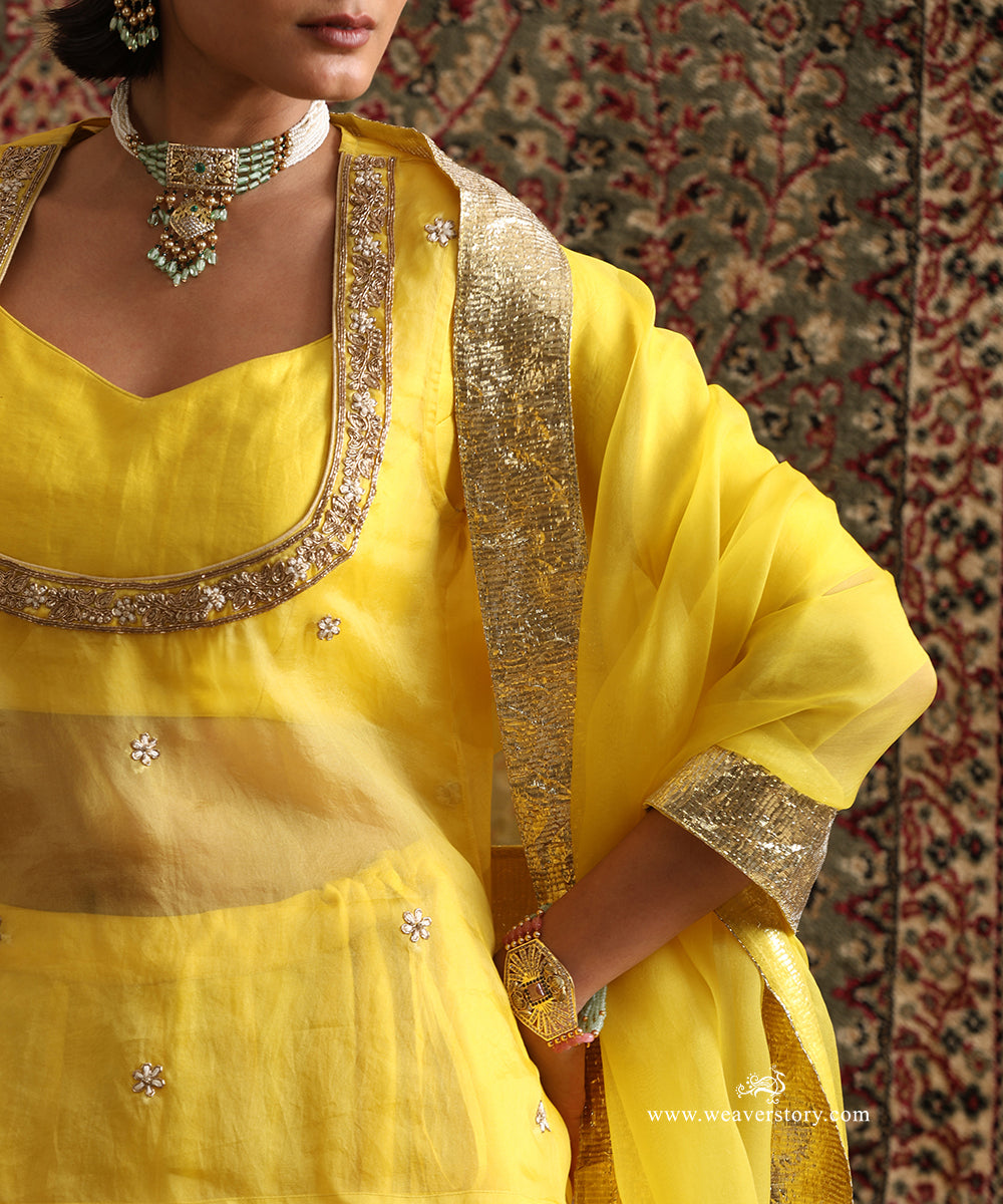 Yellow hand-embroidered organza top with gold and antique gold Lampi gota border dupatta