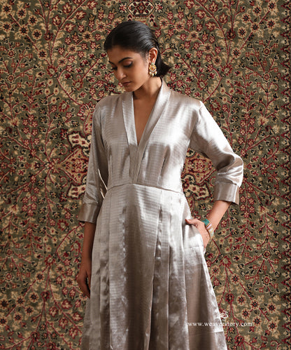 Silver_ZigZag_Brocade_Full_Lenght_Pleeted_Dress_WeaverStory_01