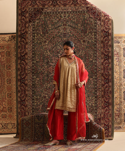 Beige Stripe Tissue Kurta Set With Red Organza Dupatta And Zari Border