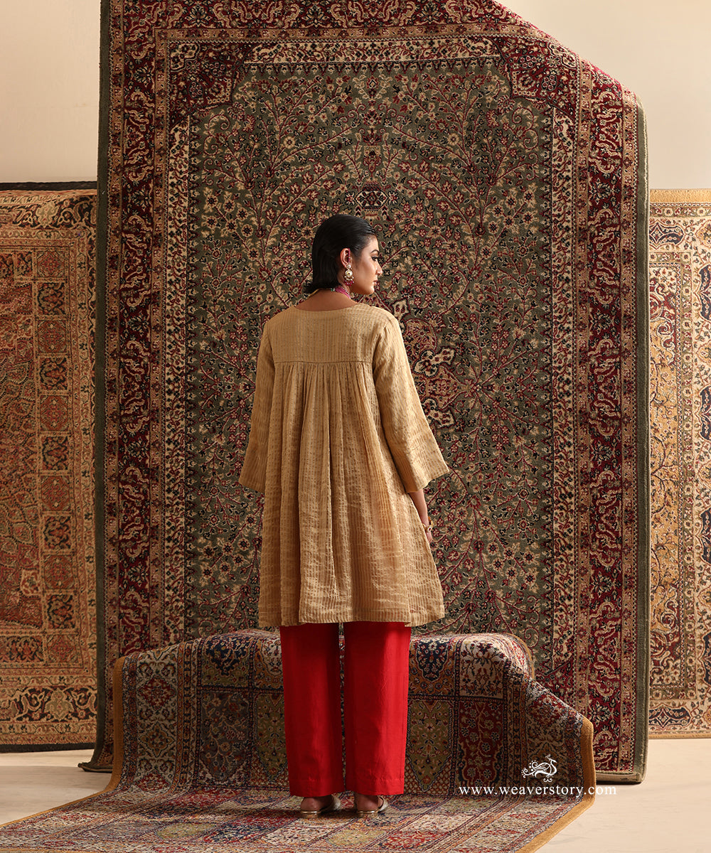 Beige_Stripe_Tissue_Gethear_Kurta_with_Neck_Embroidery_Red_Chanderi_Silk_Pant_With_Organza_dupatta_WeaverStory_05