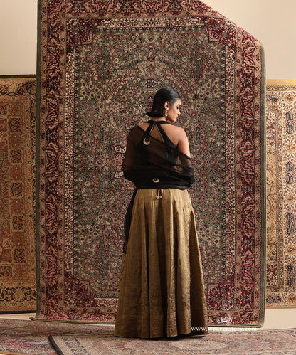 Black_Tissue_Skirt_with_Black_Blouse_and_Organz_Chand_Boota_Dupatta_With_Tissue_Palla_WeaverStory_05