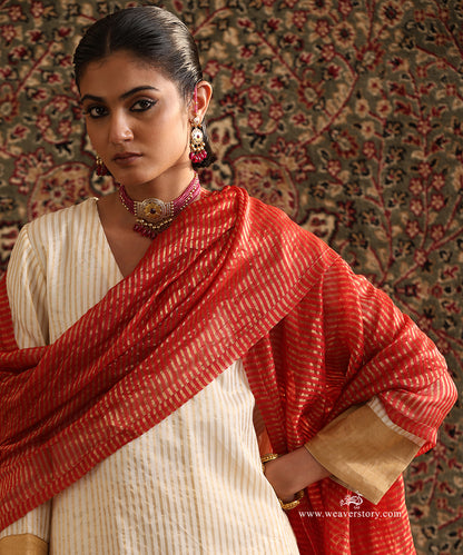 Off_White_Stripe_Tissue_Suit_Set_With_Red_Stripe_Tissue_Dupatta_WeaverStory_02