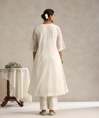 Off_White_Chanderi_Mulmul_Kurta_Set_With_Muqaish_Work_And_Cotton_Slip_Lining_WeaverStory_04