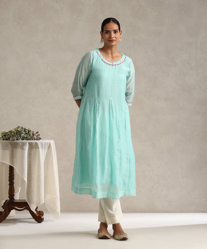 Light_Blue_Chanderi_Mulmul_Kurta_Set_With_Muqaish_Work_And_Cotton_Slip_Lining_WeaverStory_04