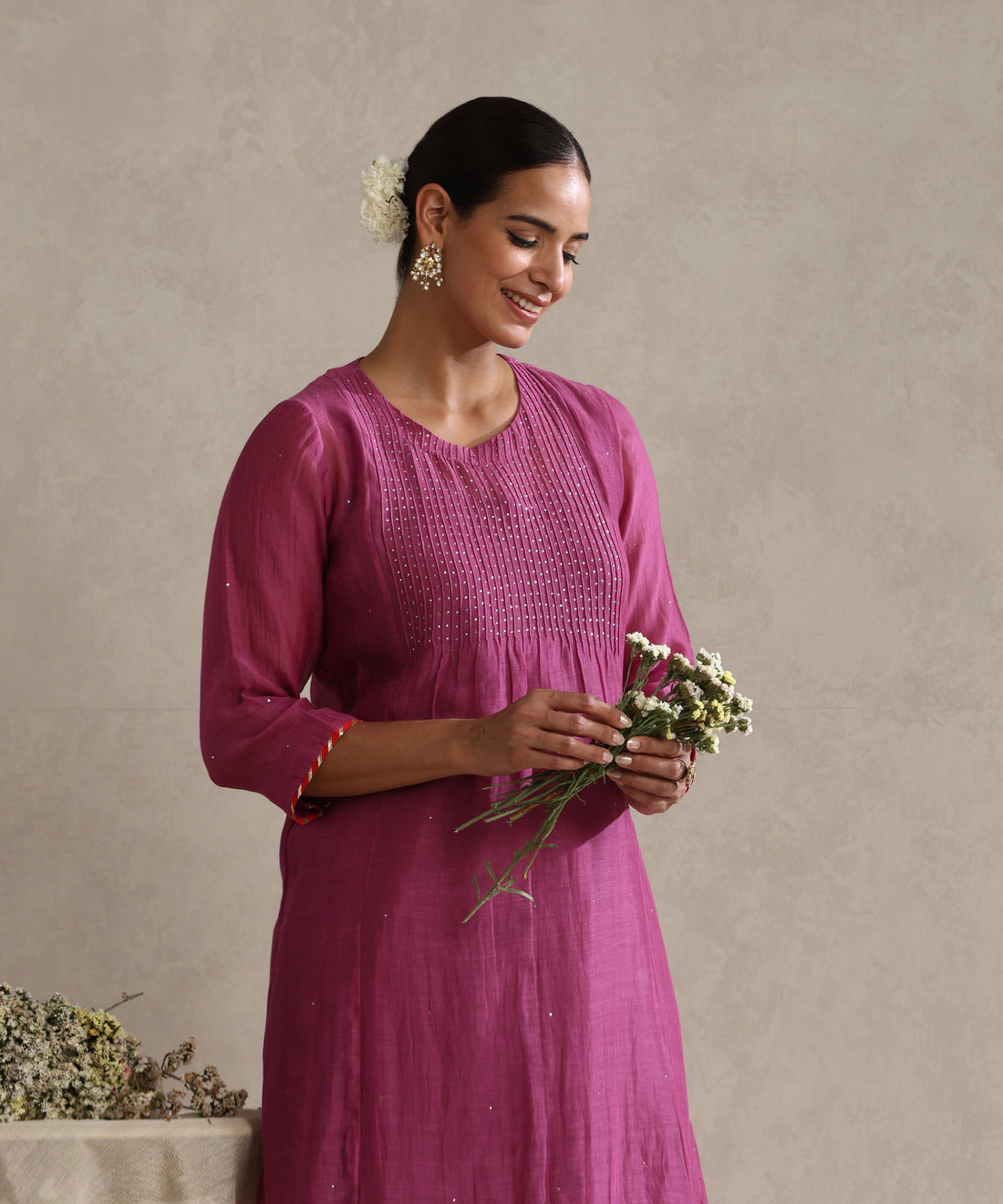 Magenta_Chanderi_Mulmul_Kurta_Set_With_Muqaish_Work_And_Cotton_Slip_Lining_WeaverStory_02