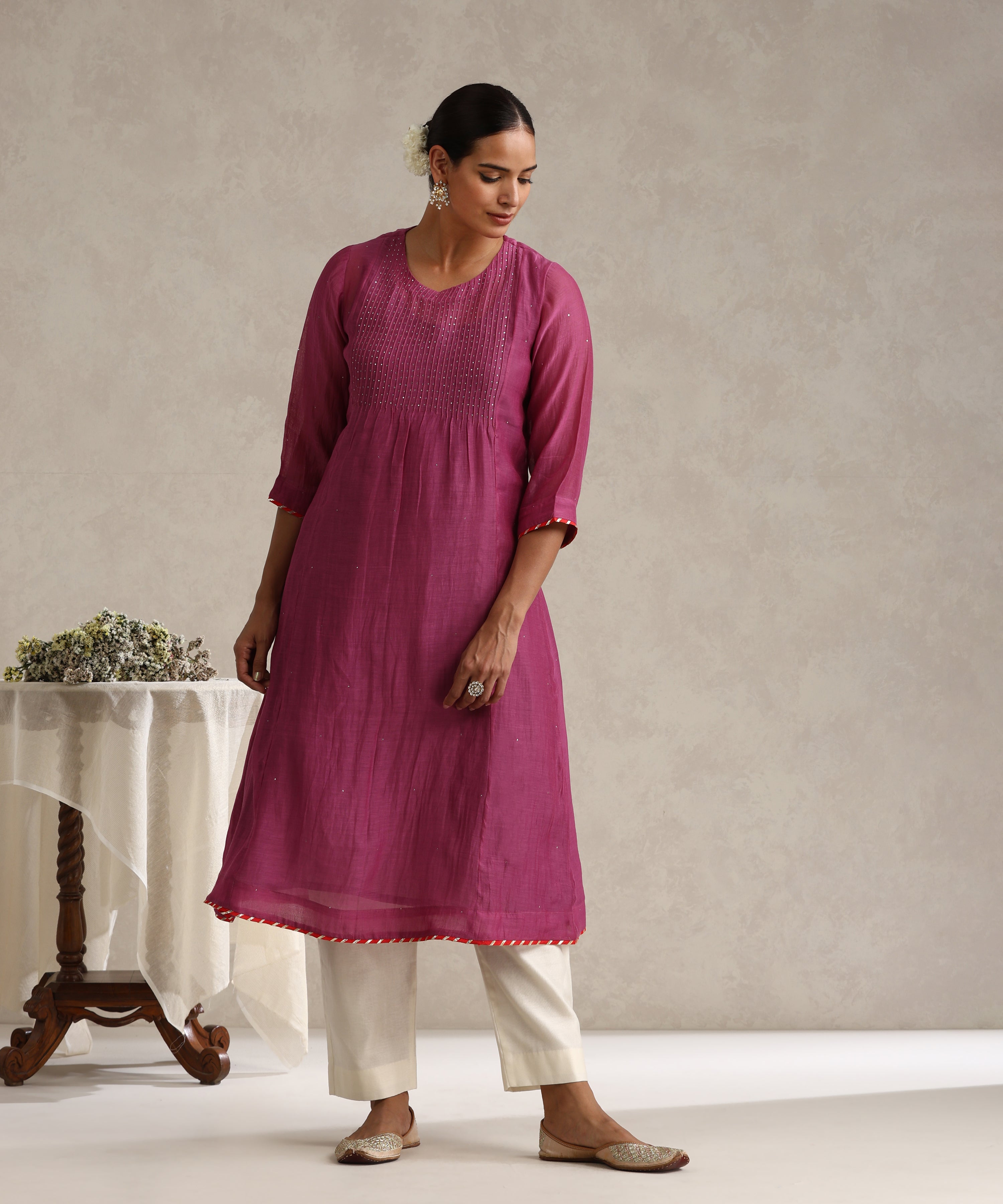 Magenta_Chanderi_Mulmul_Kurta_Set_With_Muqaish_Work_And_Cotton_Slip_Lining_WeaverStory_03