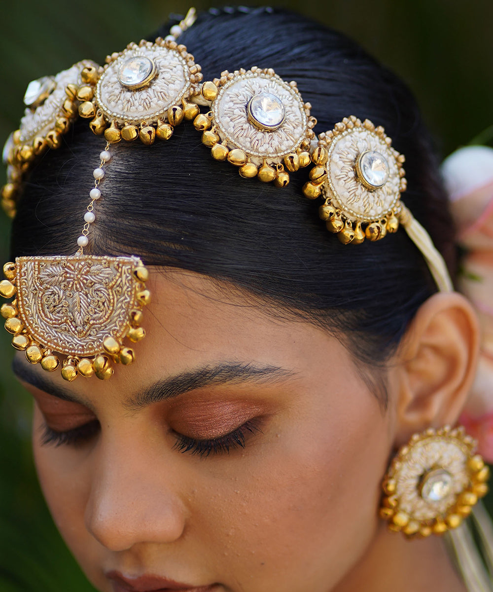 Sundari_Choker_Hand_Embroidered_Necklace_WeaverStory_03