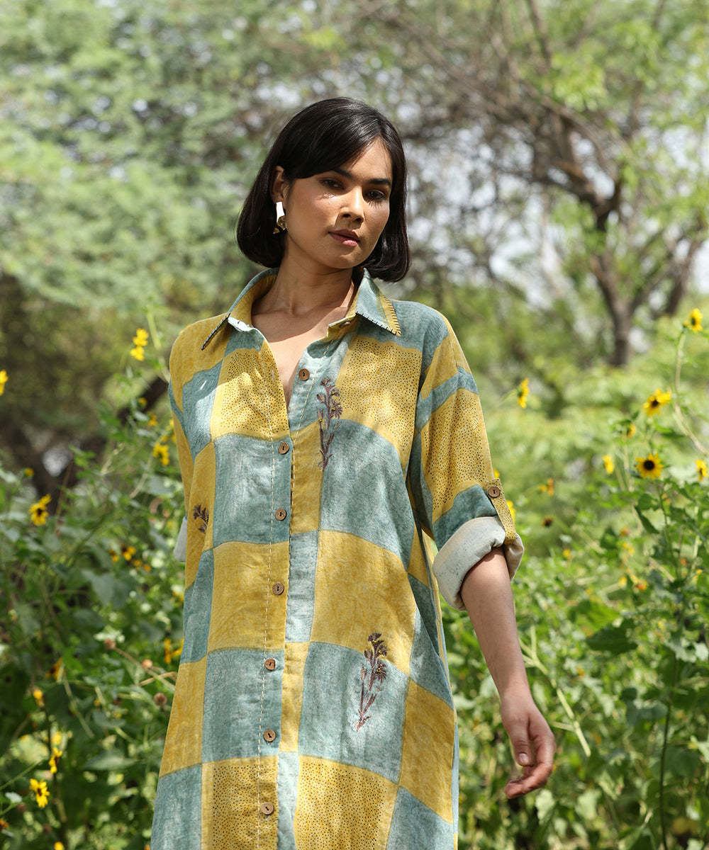 Yellow_And_Grey_Pure_Cotton_Shirt_Dress_With_Hand_Embroidered_Kantha_Deatils_WeaverStory_02
