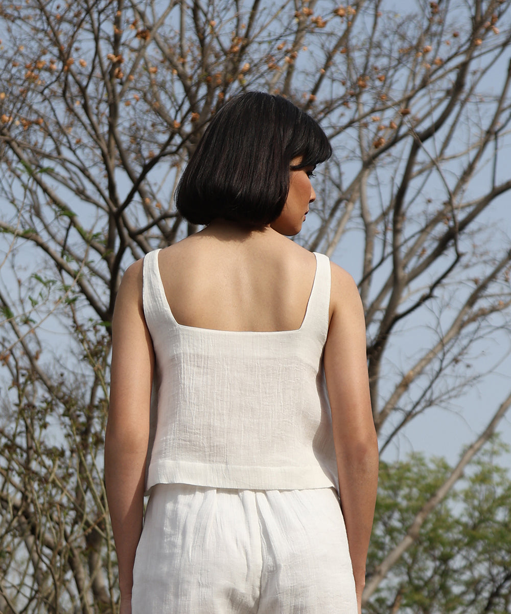White_Handloom_Pure_Cotton_Double_Gauze_Top_With_Square_Neckline_WeaverStory_03