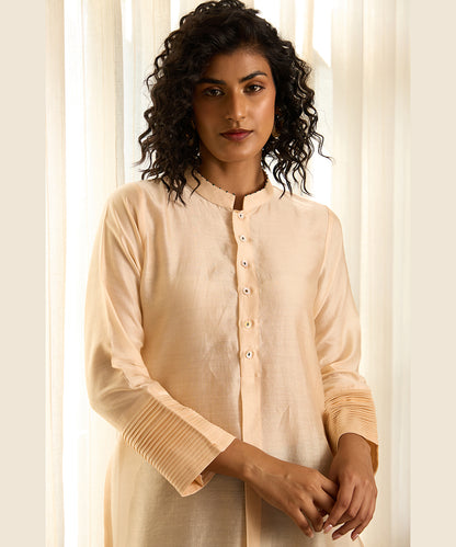 Ivory_&amp;_Teal_Pintuck_Kurta_Set_WeaverStory_04