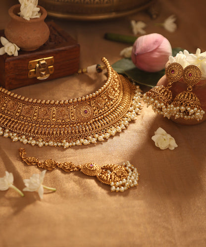 Aairah_Handcrafted_Necklace_Set_With_Pearls_WeaverStory_01