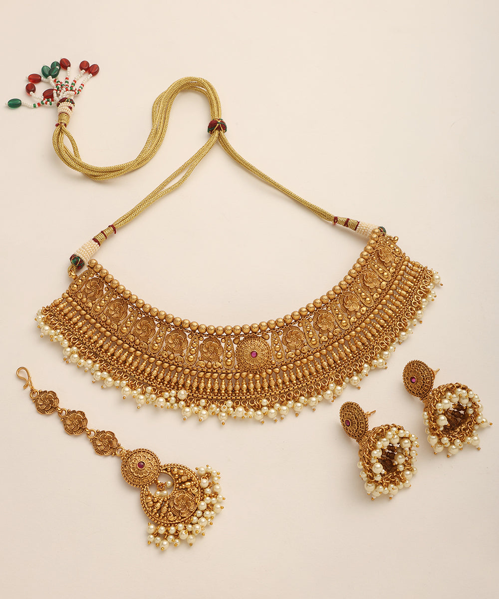 Aairah_Handcrafted_Necklace_Set_With_Pearls_WeaverStory_02