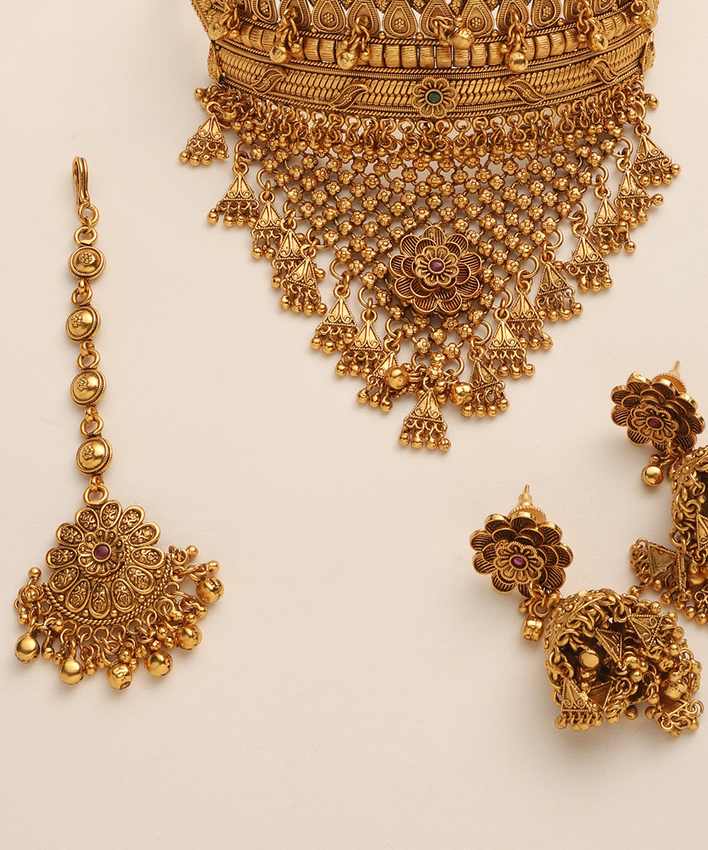 Ziram_Handcrafted_Rajputi_Necklace_Set_With_Jhumkas_And_Maang_Tikka_WeaverStory_03