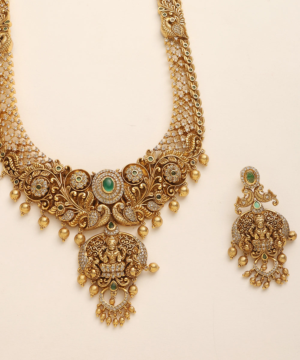 Sheen_Handcrafted_Temple_Necklace_Set_With_Green_Stones_WeaverStory_03