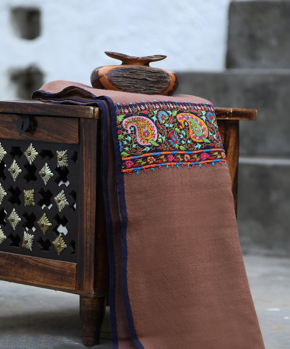 Brown_Handwoven_Pure_Pashmina_Stole_With_Hand_Appliqued_Kashidakari_Border_Blue_Piping_WeaverStory_01