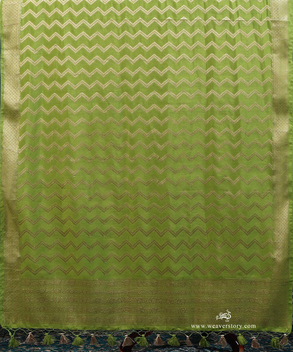 Handloom_Heena_Green_Pure_Cotton_Silk_Banarasi_Suit_Set_Fabric_With_Booti_WeaverStory_04