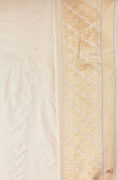 Ivory_and_gold_Kadhwa_Banarasi_Saree_with_traditional_paisley_Bootis_and_a_rich_konia_Pallu_WeaverStory_05