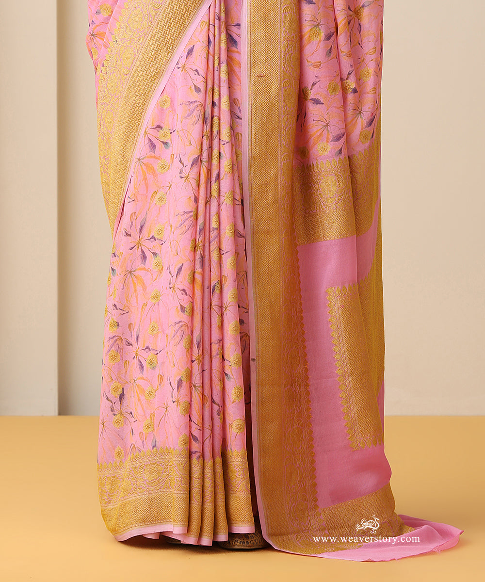 Light_Pink_Printed_Kadhwa_Booti_Georgette_Saree_With_Gold_Zari_Border_WeaverStory_04