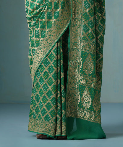 Handloom_Fresh_Green_Pure_Georgette_Banarasi_Bandhej_Saree_With_Zari_Palla_And_Border_WeaverStory_04