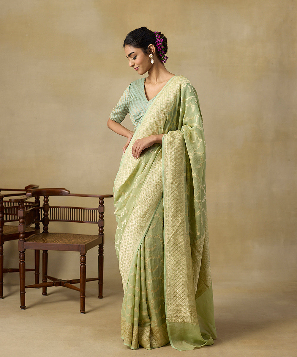 Handloom_Pista_Green_Pure_Tissue_Georgette_Banarasi_Saree_With_All_Over_Floral_Jaal_WeaverStory_01