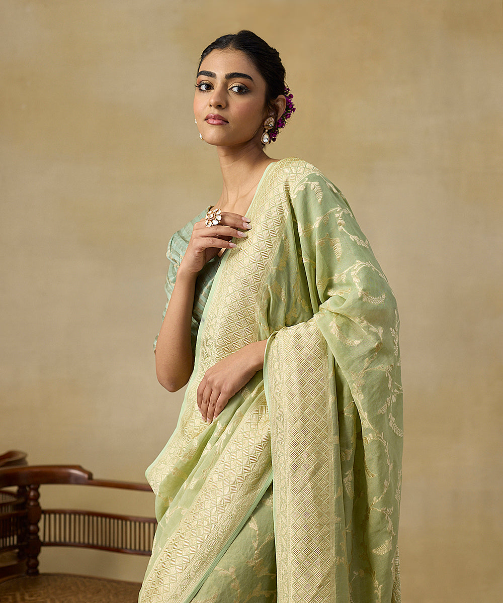 Handloom_Pista_Green_Pure_Tissue_Georgette_Banarasi_Saree_With_All_Over_Floral_Jaal_WeaverStory_02
