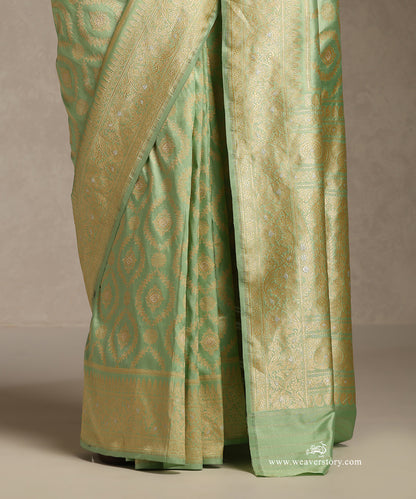 Pista_Green_Handloom_Katan_Silk_Kadhwa_Jangla_Banarasi_Saree_With_Sona_Rupa_Zari_WeaverStory_04