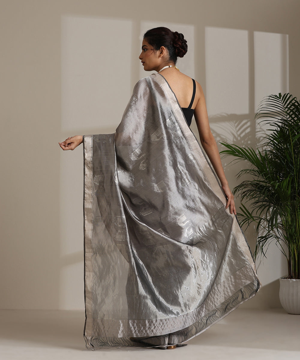 Handloom_Grey_Pure_Chanderi_Silk_Saree_With_Silver_Zari_Peacock_Motif_WeaverStory03