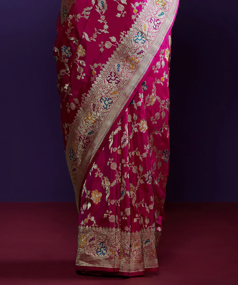 Gold_Handloom_Tissue_Silk_Chanderi_Saree_With_Gold_Stripes_WeaverStory_04