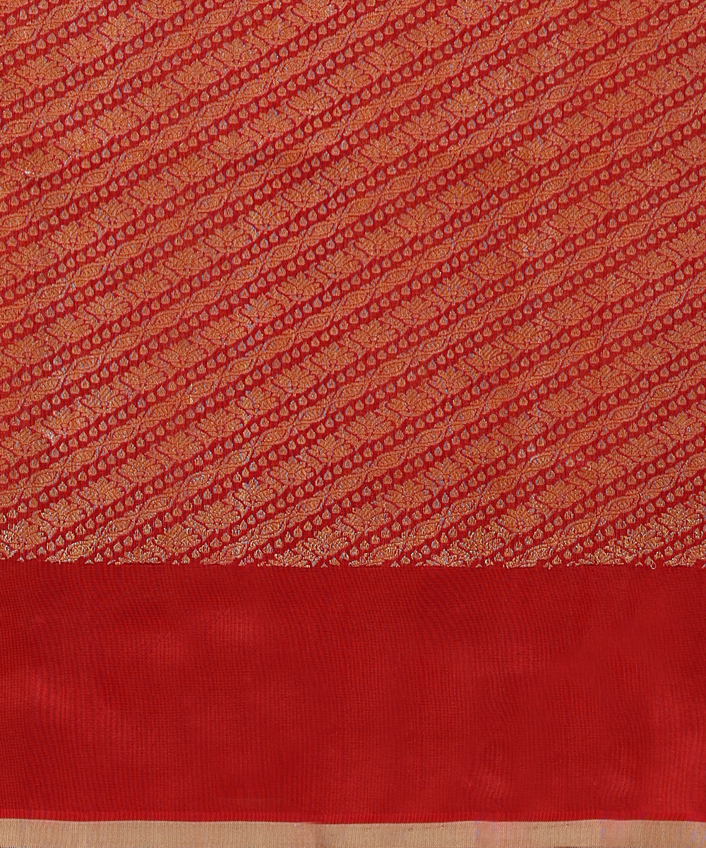 Red_Handloom_Pure_Katan_Silk_Banarasi_Saree_With_Kadhwa_Booti_WeaverStory_05