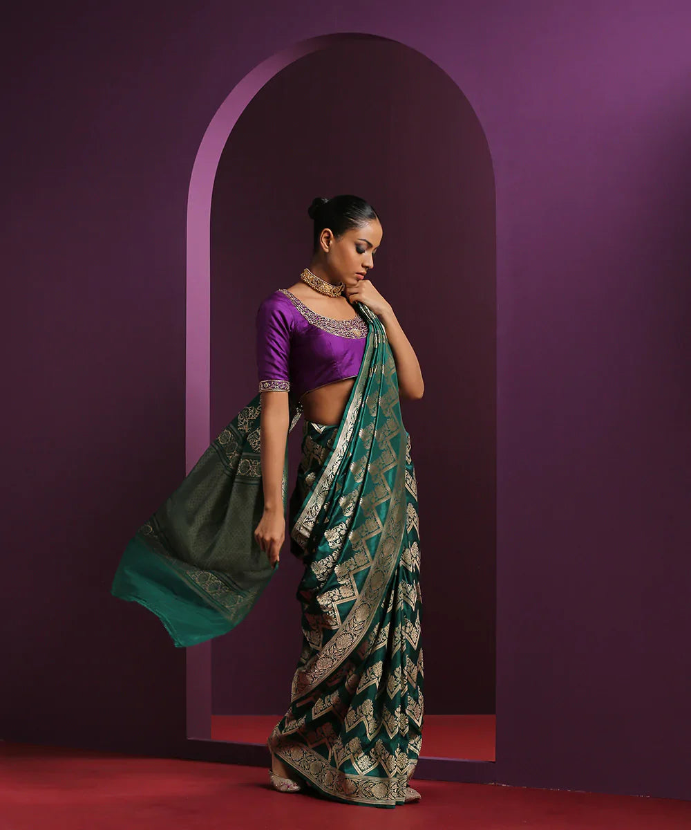 Handloom_Dark_Green_Pure_Katan_Silk_Banarasi_Saree_With_Zigzag_Work_WeaverStory_02