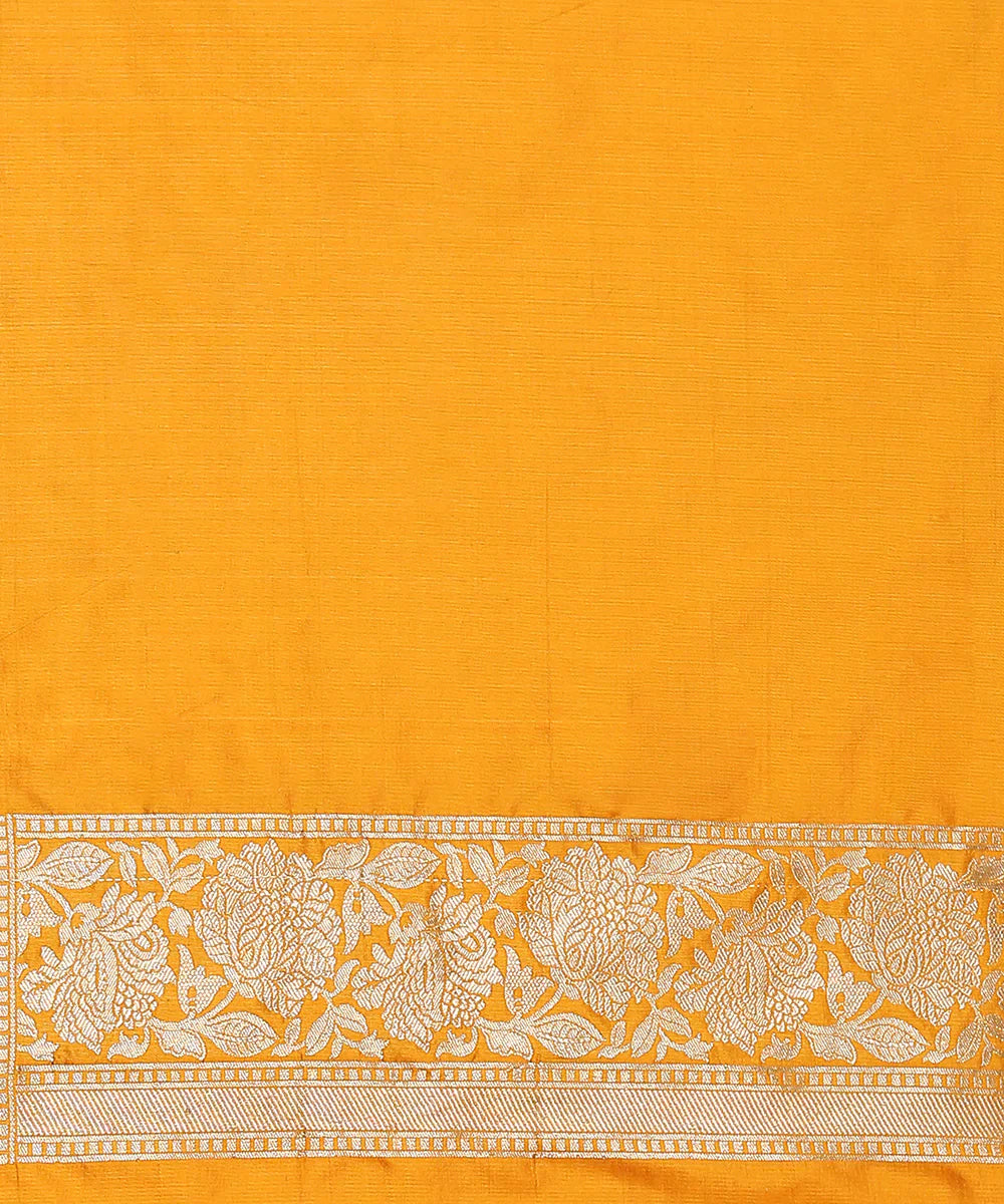 Handloom_Mustard_Pure_Katan_Silk_Banarasi_Saree_With_Cutwork_Booti_WeaverStory_05