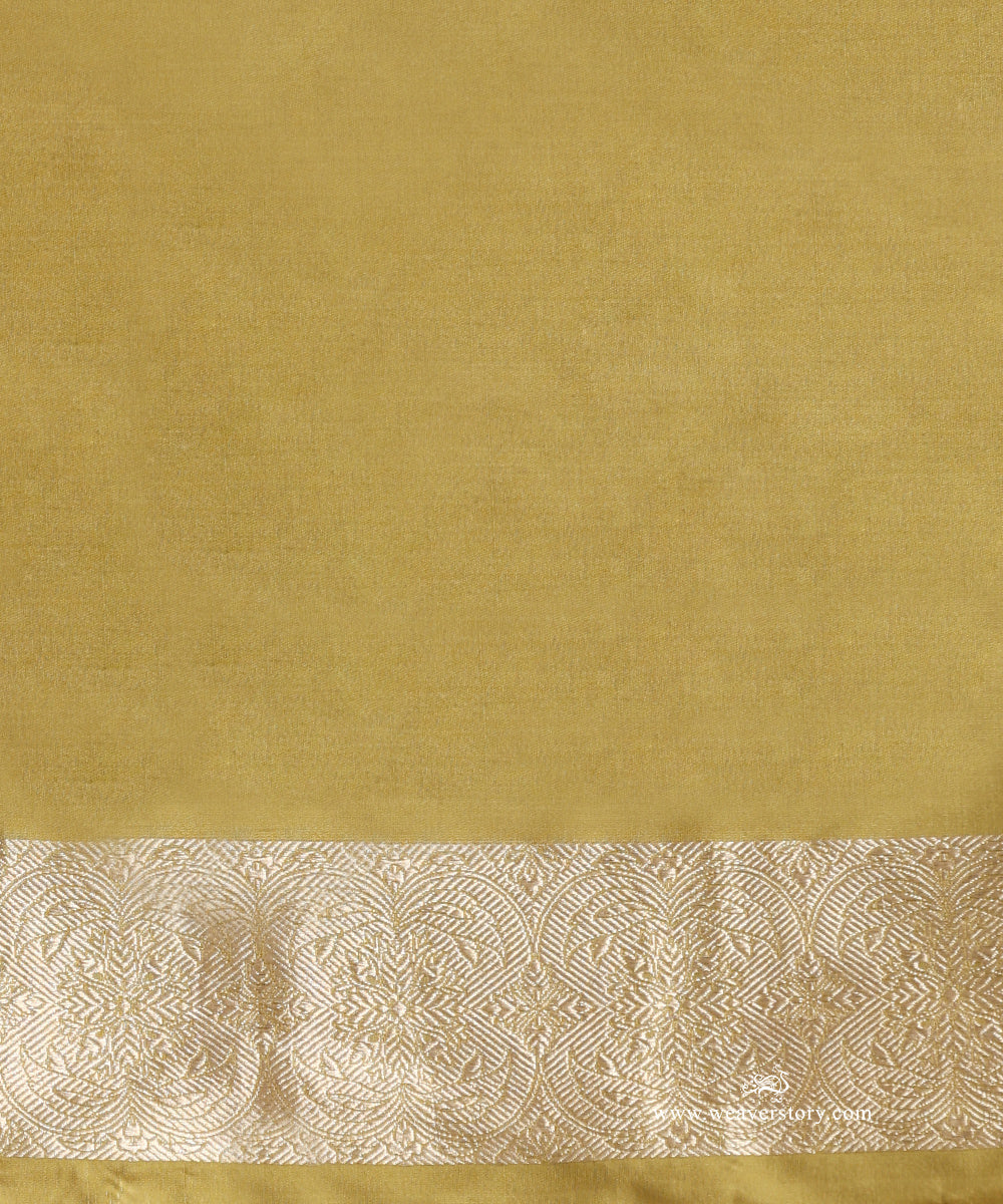 Henna_Green_Handloom_Pure_Katan_Silk_Banarasi_Saree_With_Jaal_WeaverStory_05