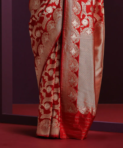 Red_Handloom_Pure_Katan_Silk_Banarasi_Saree_With_Sona_Rupa_Jaal_WeaverStory_04