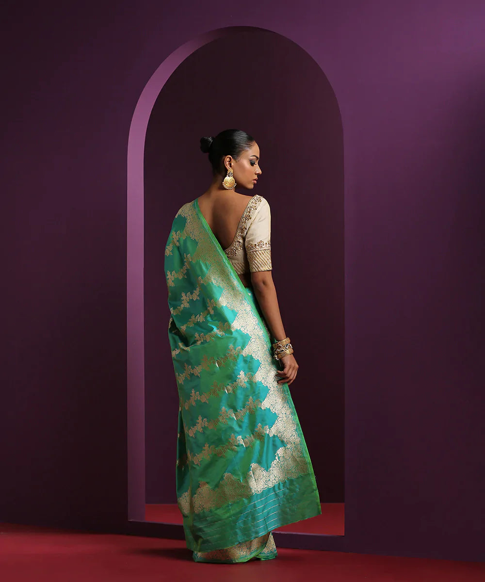 Handloom_Green_Dual_Tone_Pure_Katan_Silk_Banarasi_Saree_With_Zari_Bel_WeaverStory_03