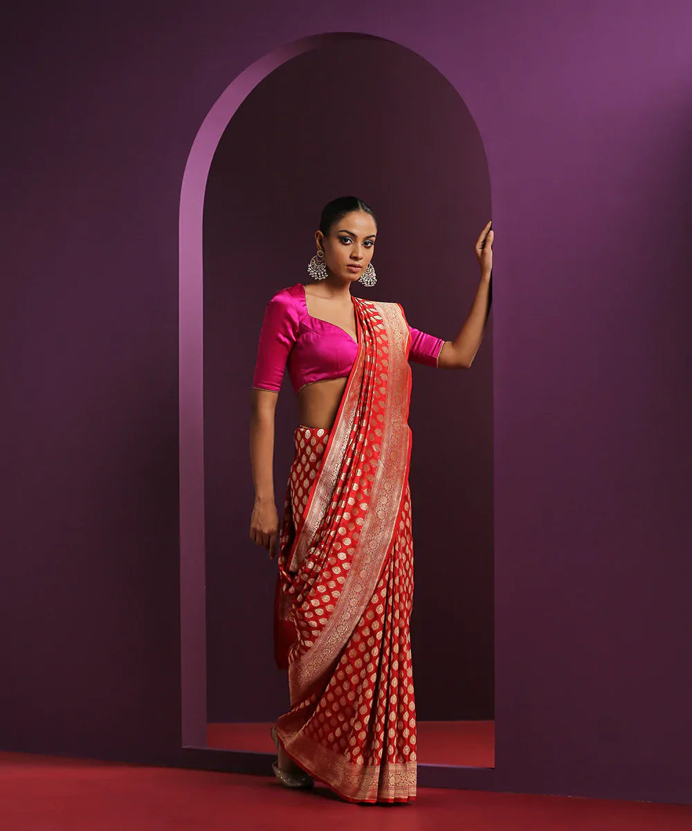 Handloom_Red_Pure_Katan_Silk_Banarasi_Saree_With_Mughal_Booti_WeaverStory_02