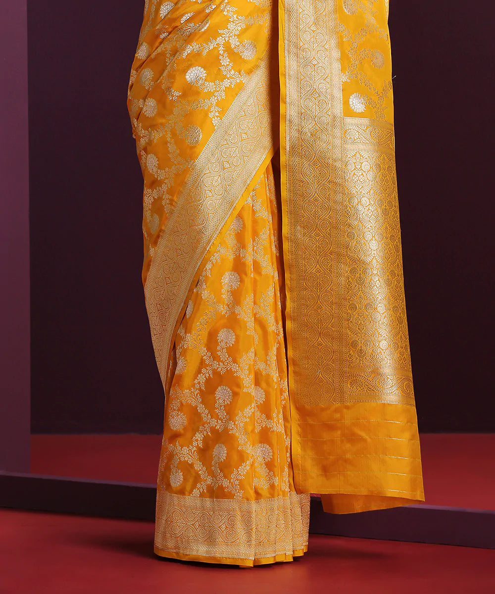 Handloom_Mustard_Pure_Katan_Silk_Banarasi_Saree_With_Gold_And_Silver_Zari_Jaal_WeaverStory_04