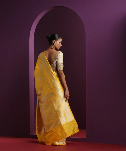 Yellow_Handloom_Pure_Katan_Silk_Banarasi_Saree_With_Gold_And_Silver_Zari_Jaal_WeaverStory_03