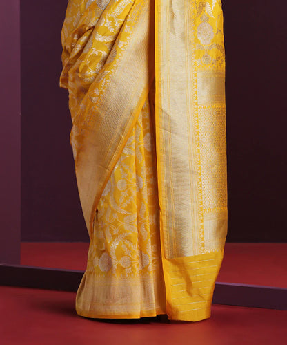 Yellow_Handloom_Pure_Katan_Silk_Banarasi_Saree_With_Gold_And_Silver_Zari_Jaal_WeaverStory_04