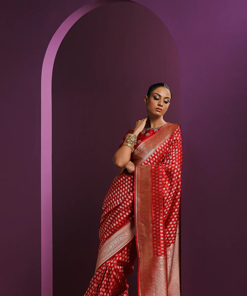 Red_Handloom_Pure_Katan_Silk_Banarasi_Saree_With_Sona_Rupa_Zari_Booti_WeaverStory_01