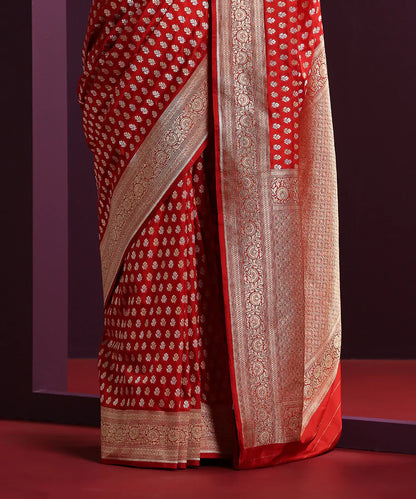 Red_Handloom_Pure_Katan_Silk_Banarasi_Saree_With_Sona_Rupa_Zari_Booti_WeaverStory_04