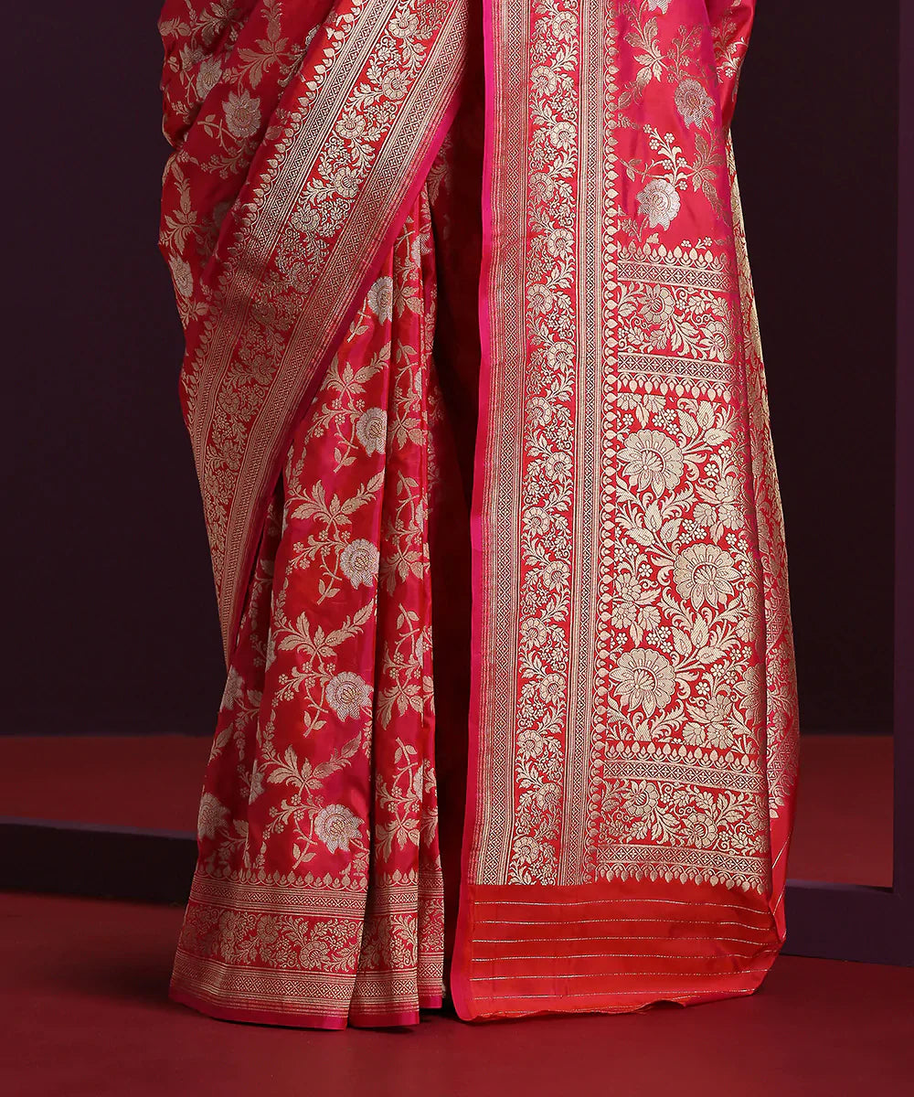 Red_And_Pink_Dual_Tone_Handloom_Pure_Katan_Silk_Banarasi_Saree_With_Sona_Rupa_Zari_Booti_WeaverStory_04