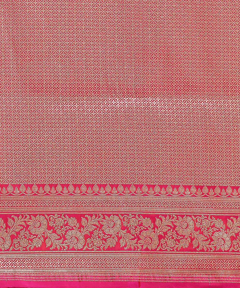 Red_And_Pink_Dual_Tone_Handloom_Pure_Katan_Silk_Banarasi_Saree_With_Sona_Rupa_Zari_Booti_WeaverStory_05