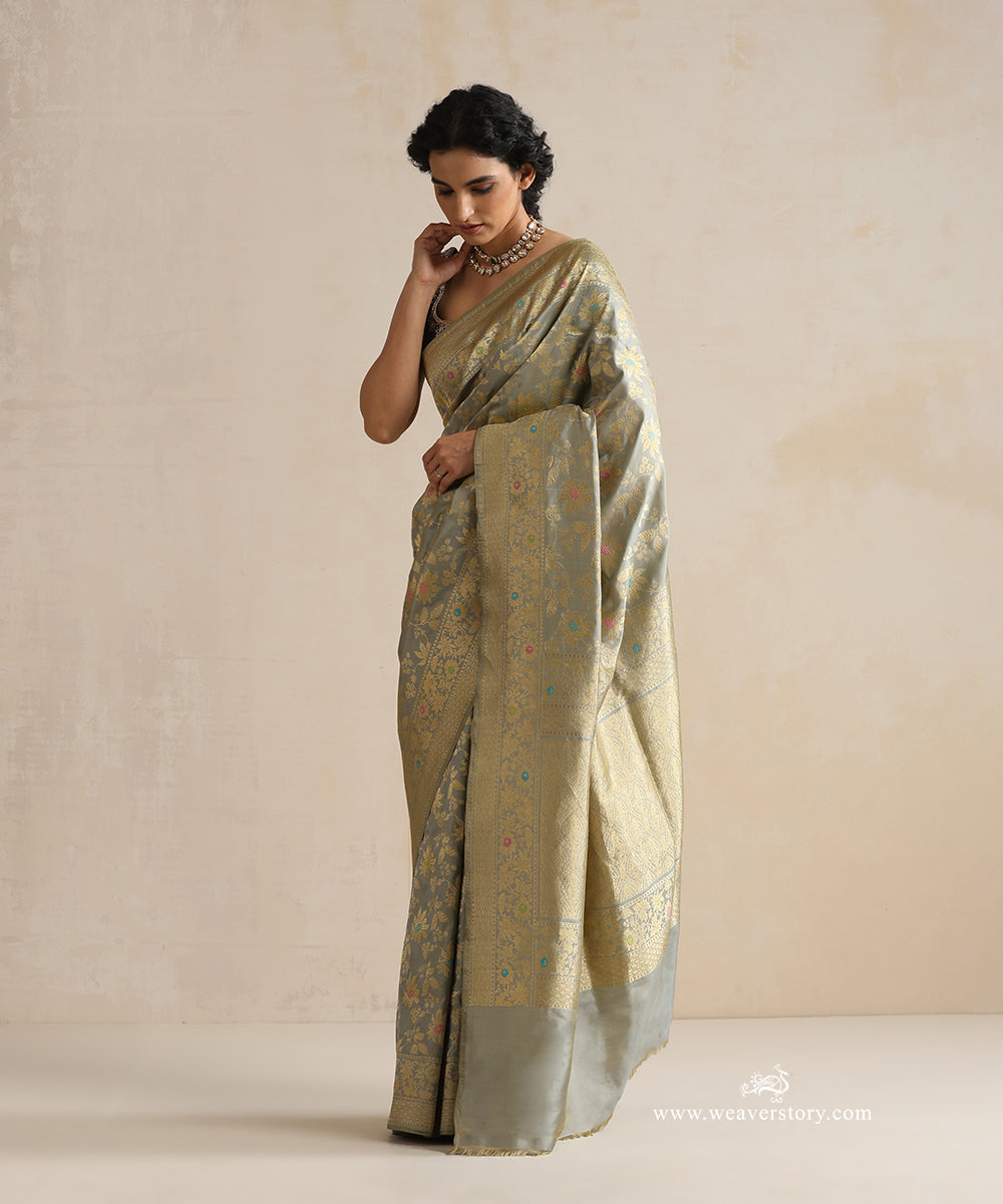 Handloom_Grey_Pure_Katan_Silk_All_Over_Kadhwa_Banarasi_Saree_With_Floral_Jaal_And_Meena_Booti_WeaverStory_01