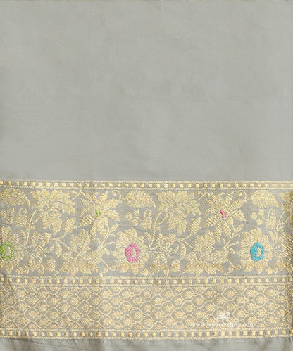 Handloom_Grey_Pure_Katan_Silk_All_Over_Kadhwa_Banarasi_Saree_With_Floral_Jaal_And_Meena_Booti_WeaverStory_05