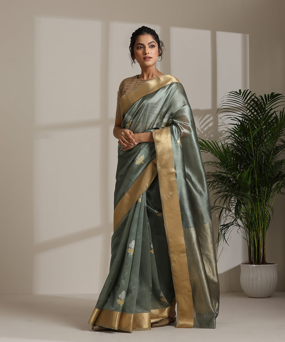 Handloom_Steel_Grey_Pure_Chanderi_Saree_With_Gulab_And_Meena_Booti_And_Nakshi_Border_WeaverStory02