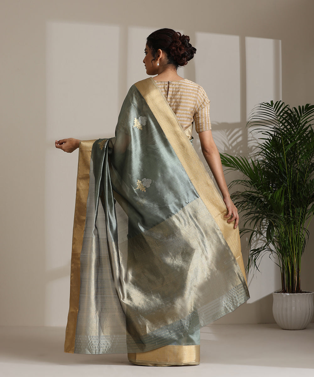 Handloom_Steel_Grey_Pure_Chanderi_Saree_With_Gulab_And_Meena_Booti_And_Nakshi_Border_WeaverStory03