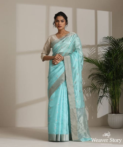 Handloom_Sky_Blue_Pure_Chanderi_Saree_With_Chand_Booti_And_Tissue_Border_WeaverStory02