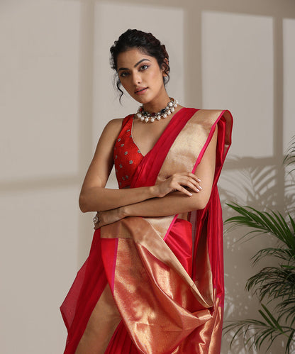 Handloom_Indian_Red_Plain_Pure_Chanderi_Silk_Saree_With_Zigzag_Nakshi_Border_WeaverStory01