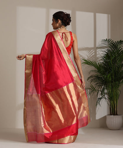 Handloom_Indian_Red_Plain_Pure_Chanderi_Silk_Saree_With_Zigzag_Nakshi_Border_WeaverStory03