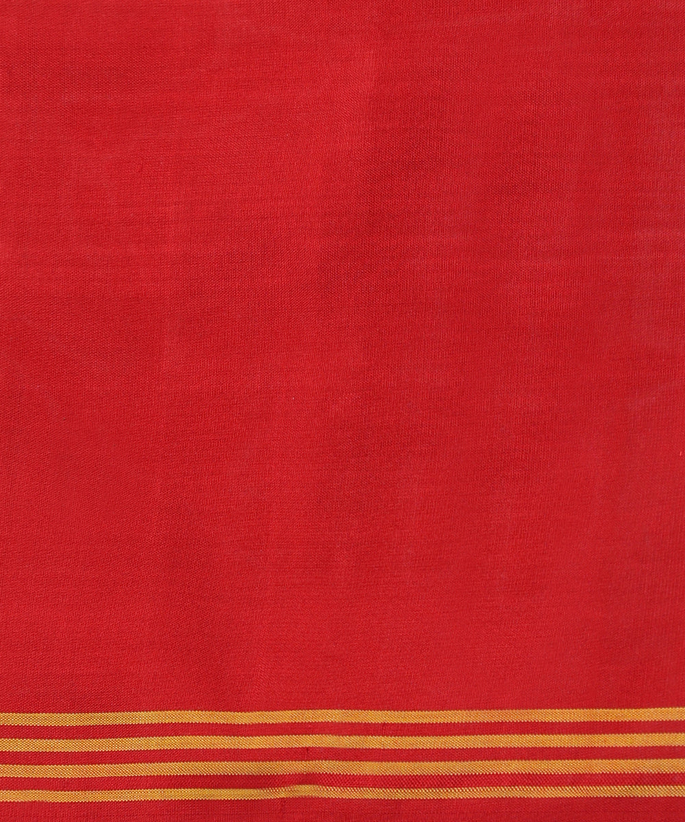 Handloom_White_Pure_Mulbery_Silk_Single_Ikat_Patola_Saree_With_Maroon_Border_WeaverStory05